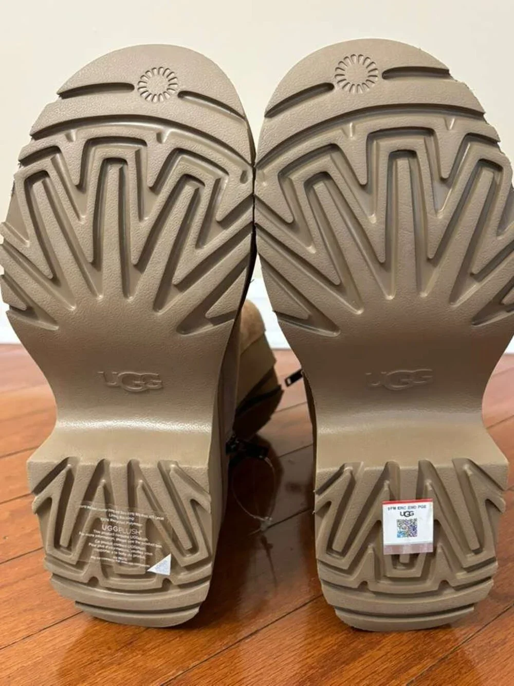UGG women classic
